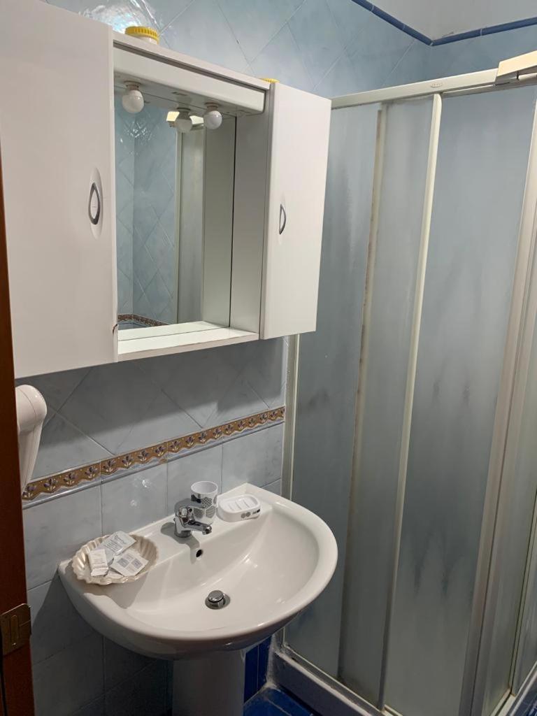Bb Dante Bed and Breakfast Messina Buitenkant foto