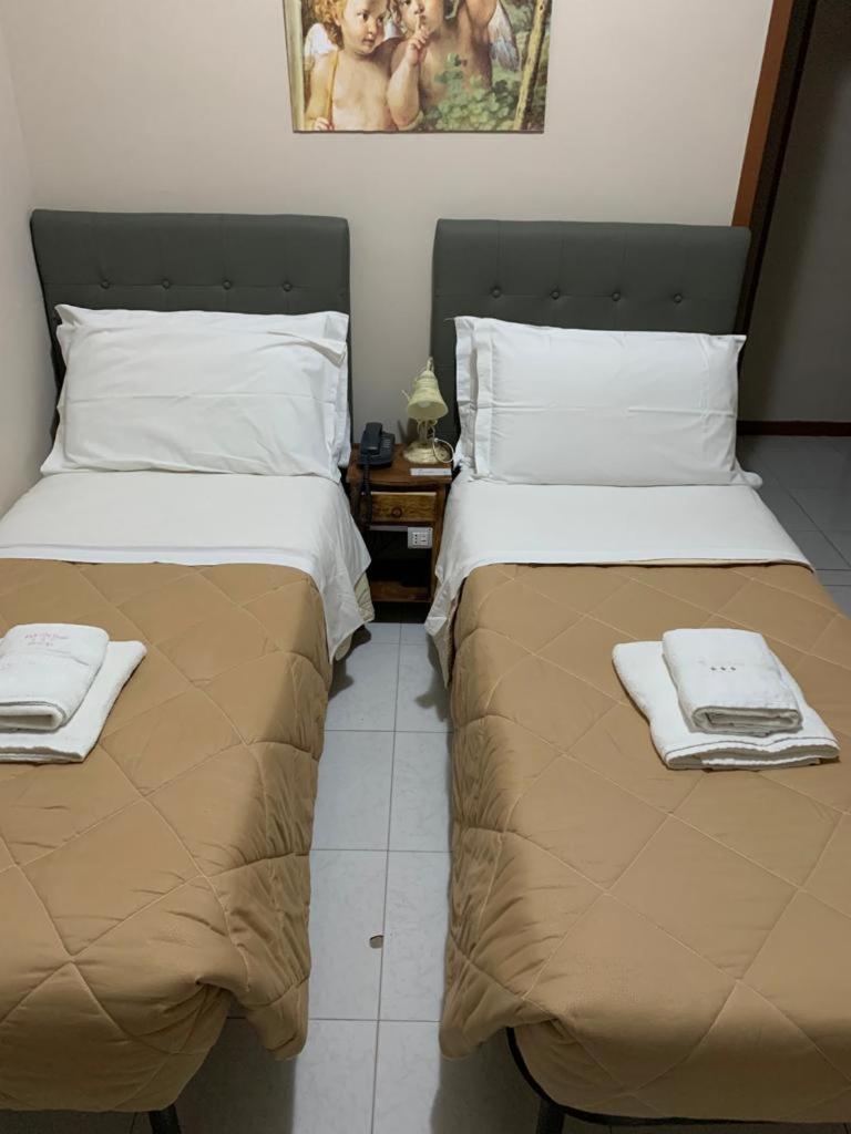 Bb Dante Bed and Breakfast Messina Buitenkant foto